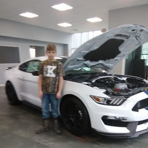 Meet your Posher, Gregory